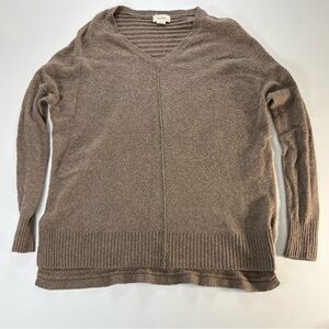Kaisley Women's V-Neck Sweater in Brown
